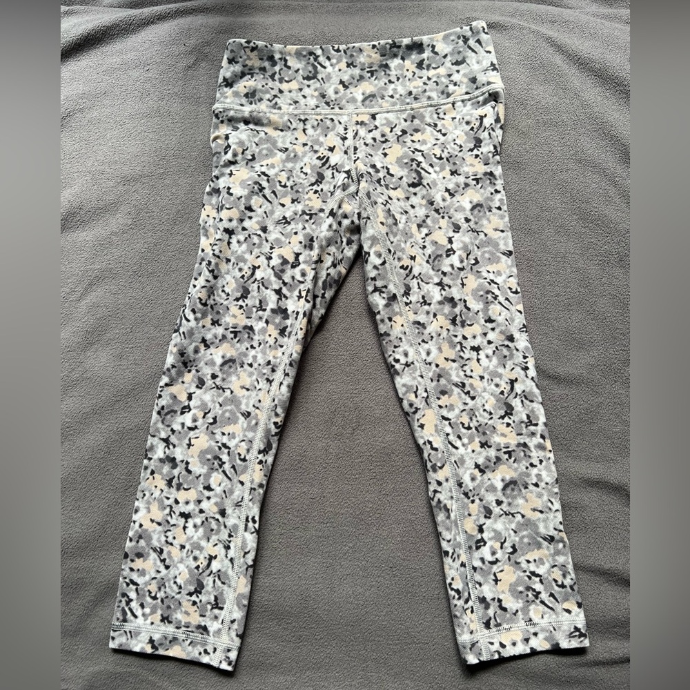 Wunder Under Crop Gray Pebble Leggings